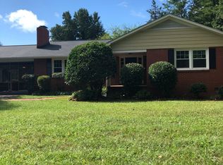 3224 Robinhood Rd, Winston Salem, NC 27106