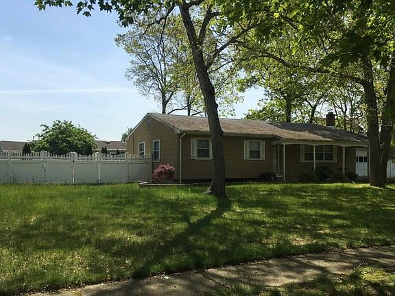5th image of 13 Phelps Ave