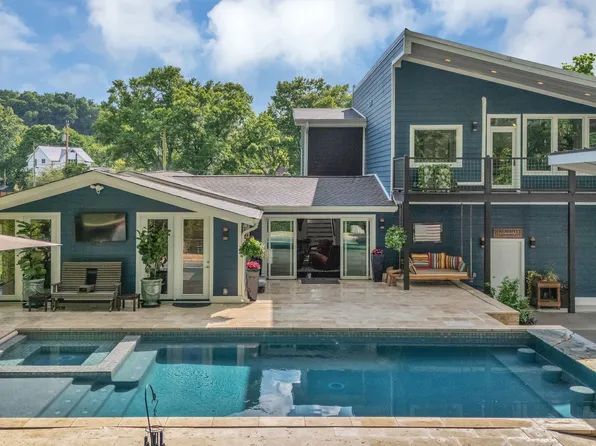 1561 Matlock Dr, Chapmansboro, TN 37035