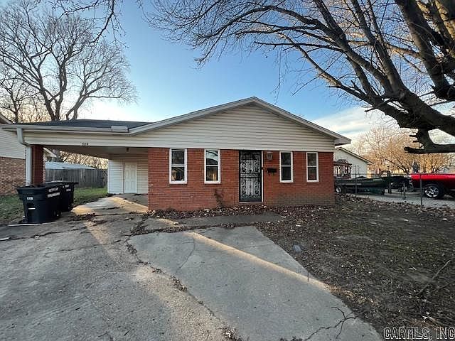 1st image of 504 Locust Ave