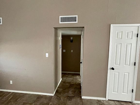 4th image of 3553 E Glen Dr