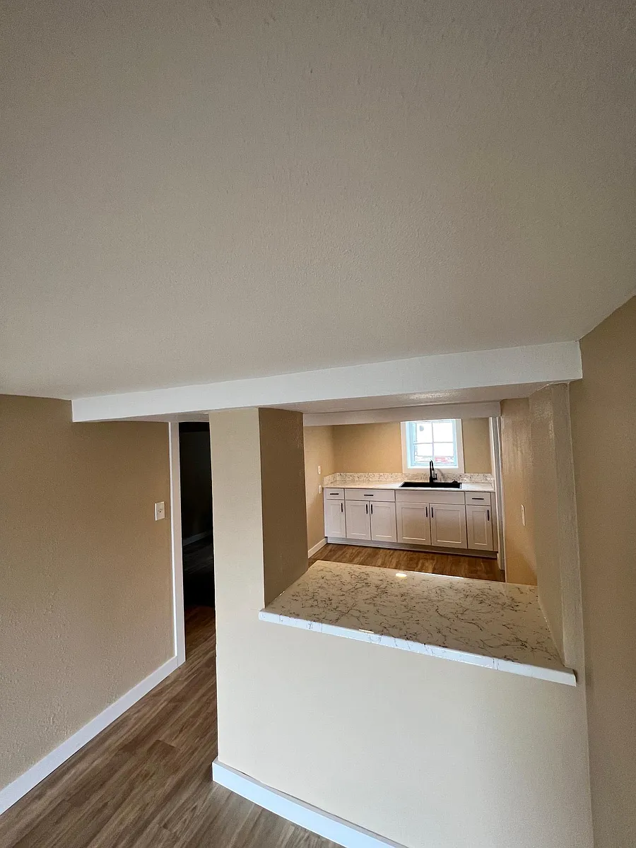 Building Photo - 506 2nd Ave SE #2