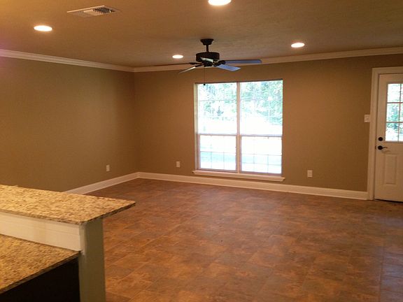 4th image of 1403 Shelton Dr