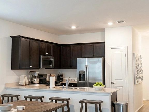 3rd image of 13513 Menard Way