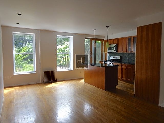 1st image of 34 Clifton Pl #1