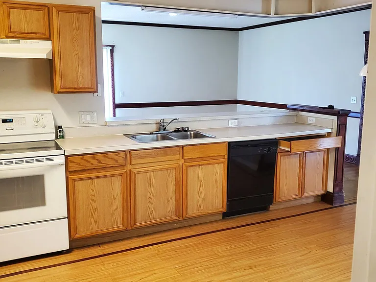 816 Mountbatten Ln — Photo 10