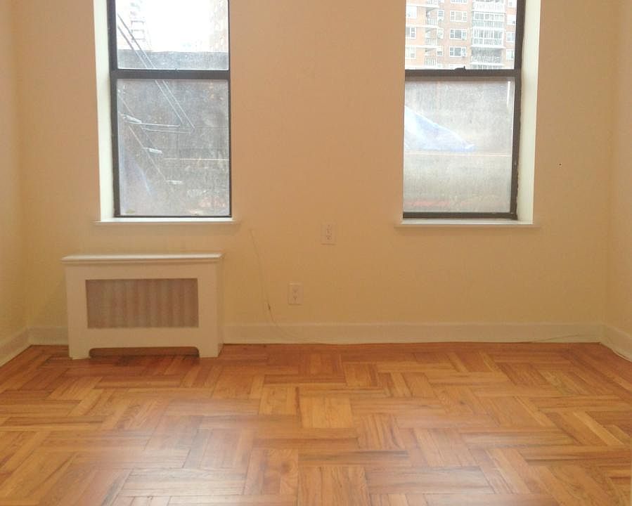 1st image of 225 W 29th St