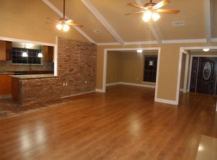 8747 Section Rd, Port Allen, LA 70767