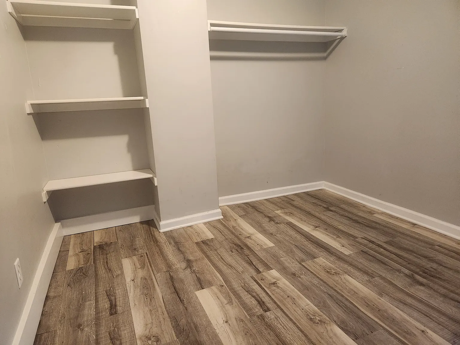 2711 Leavenworth St — Photo 4