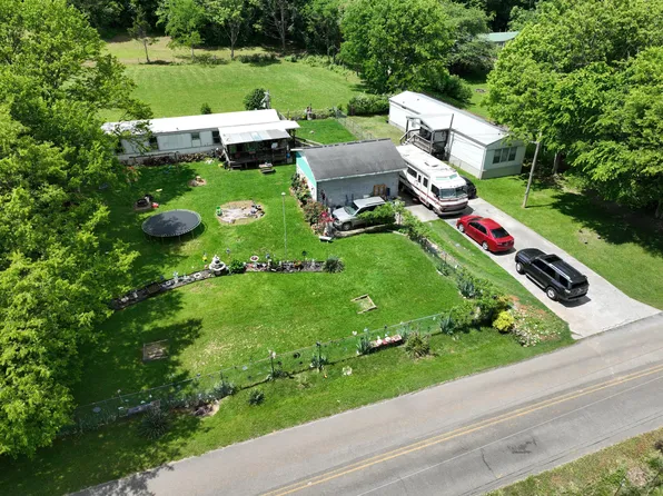 1322 Sager Rd, Dandridge, TN 37725