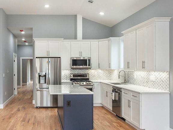 3rd image of 106 Oak St #1