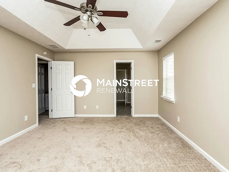 900 Vernon Dr — Photo 6