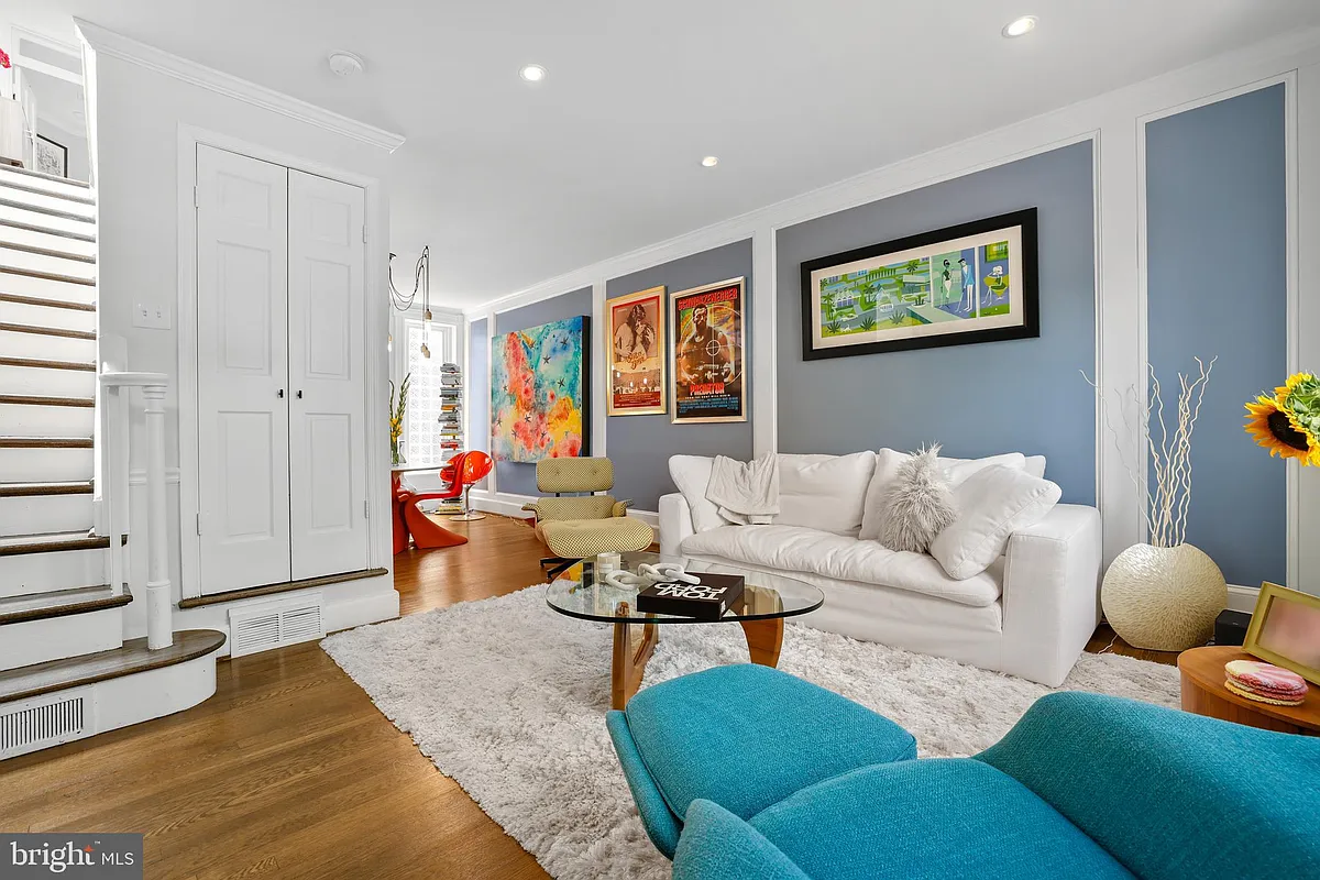 Building Photo - 1215 33rd St NW