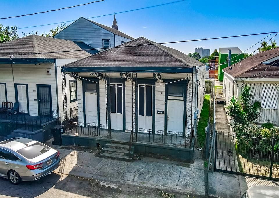 1st image of 1216-18 Simon Bolivar Ave