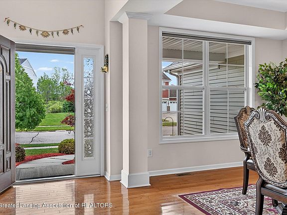 4th image of 1582 Maiden Ln
