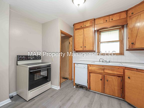 5th image of 1358 Benton St
