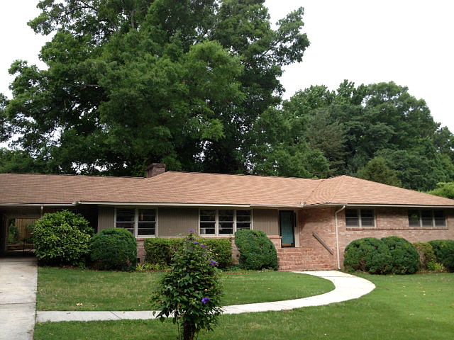 1st image of 221 Forest Dr W
