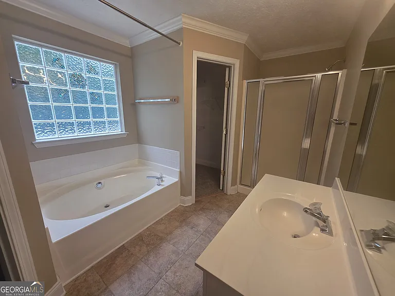135 Kingsbrooke Cir — Photo 10