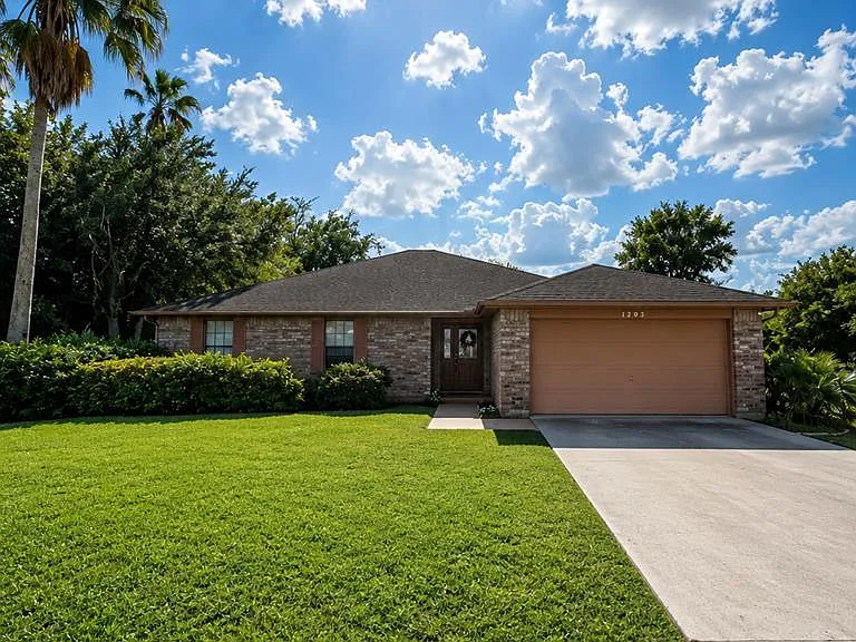 1205 Tesoro Ave — Photo 1