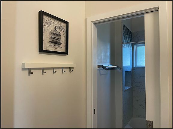 3rd image of 1590 Minardi Ave