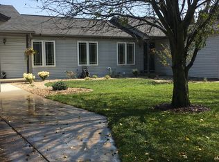 927 Clarmar Dr, Sun Prairie, WI 53590