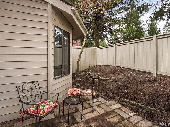 2nd image of 15800 Village Green Dr #6-18