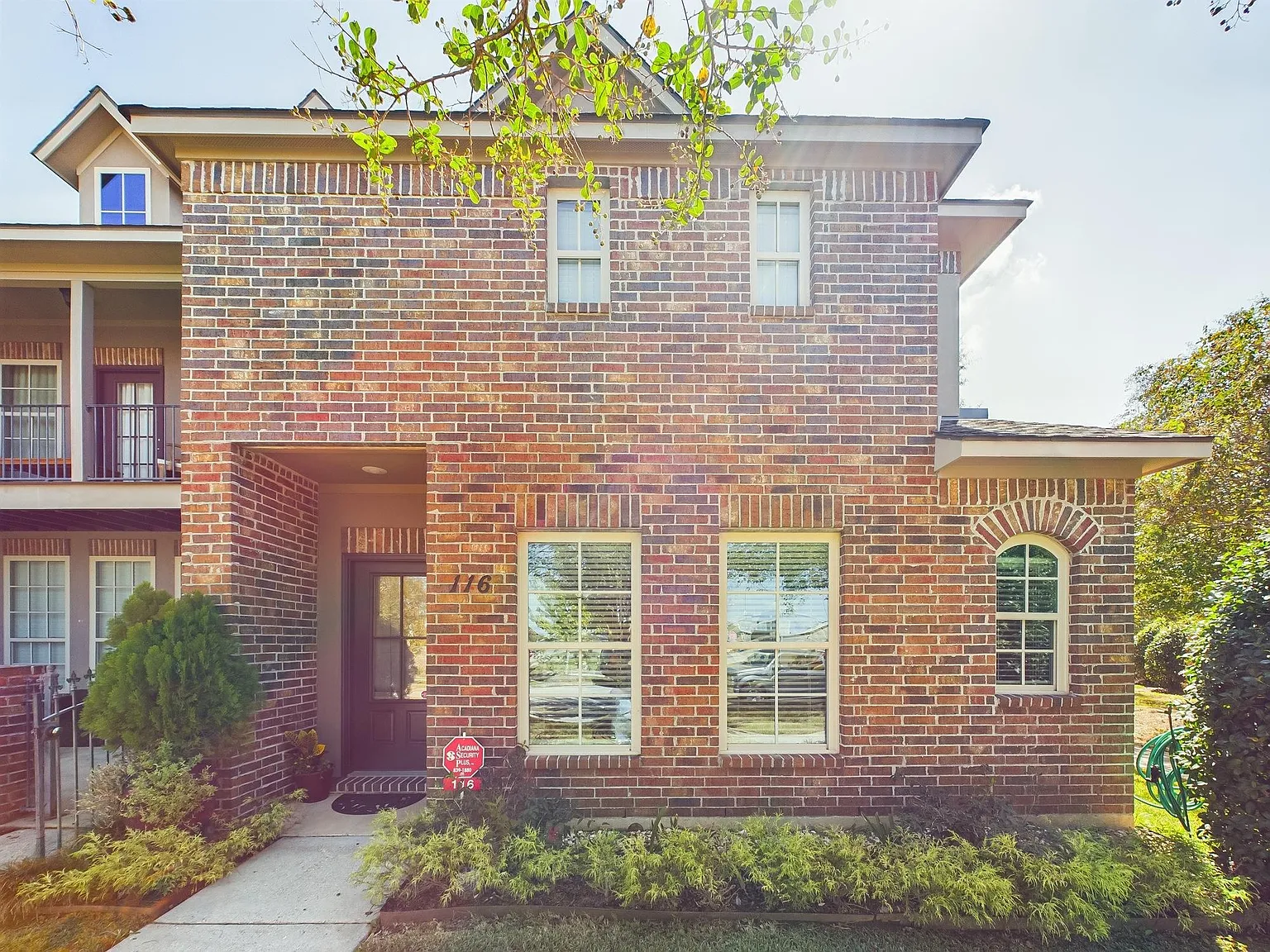 116 Stonehurst Dr — Photo 4