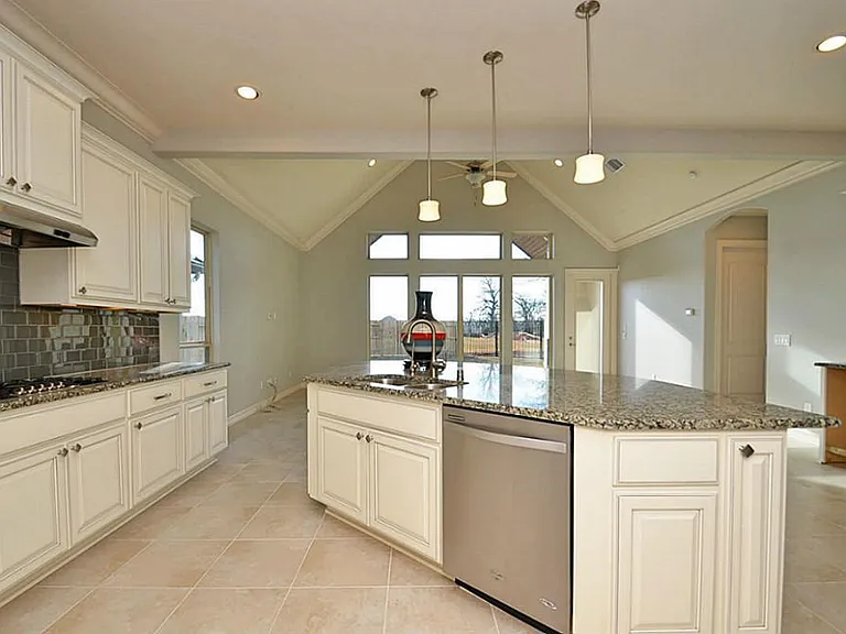 4802 Fairford — Photo 10
