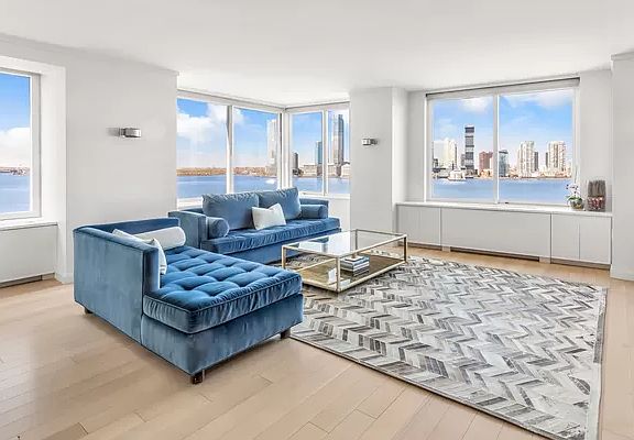 3rd image of 212 Warren St #12CD
