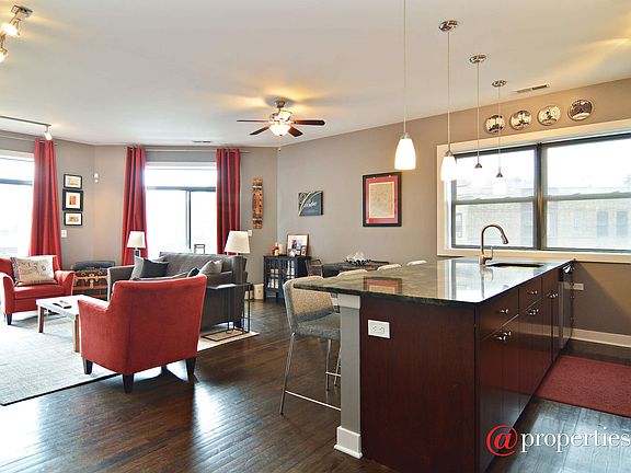 Kitchen / Living Room