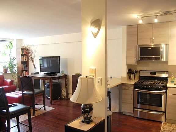 3rd image of 300 Cathedral Pkwy #2H