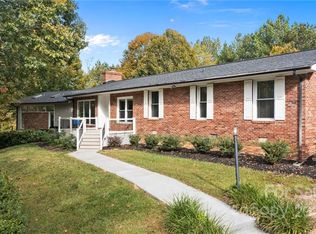 402 Linwood Rd, Mooresville, NC 28115