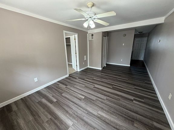 3rd image of 415 E Letchworth St