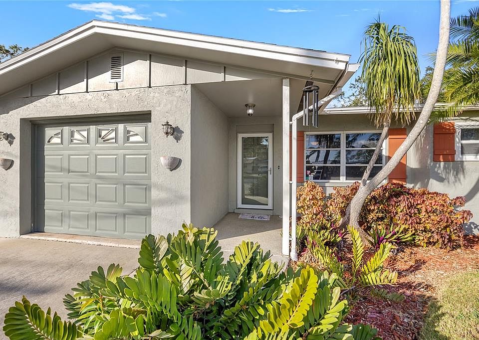 1st image of 2115 Cambridge Dr
