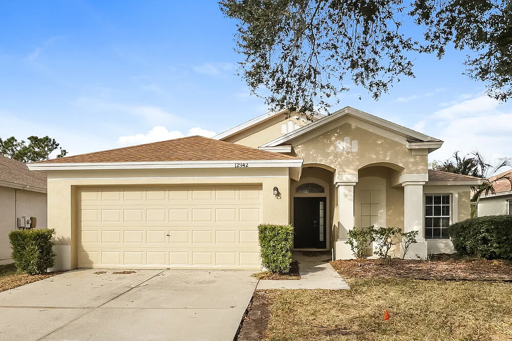 4 bed, 2.0 bath, 1665 sqft, $3,480 — Photo 1