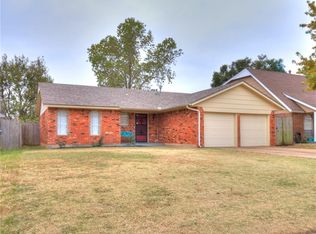 1016 NW 23rd St, Moore, OK 73160