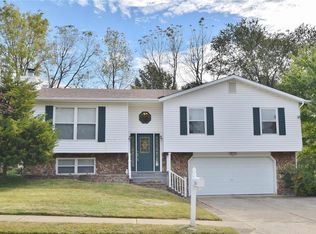 2294 Graystone Dr, Saint Charles, MO 63303