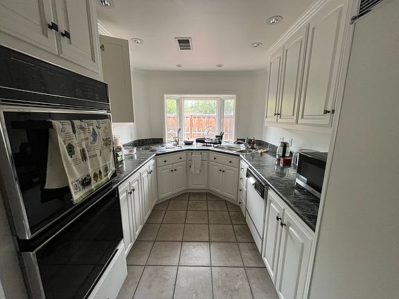 3rd image of 521 Cape Blanco Ct