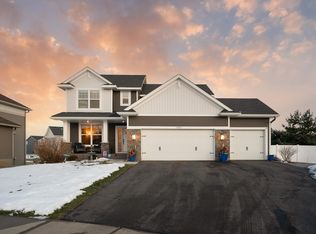 1999 Red Oak Path, Shakopee, MN 55379