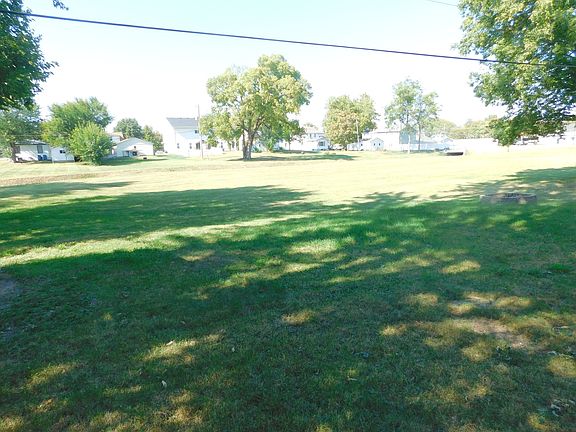 5th image of 271 Toni St