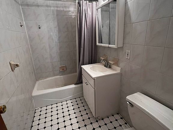 5th image of 8 E 30th St #5C