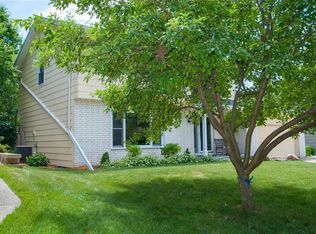 7400 Ridgemont Dr, Urbandale, IA 50322