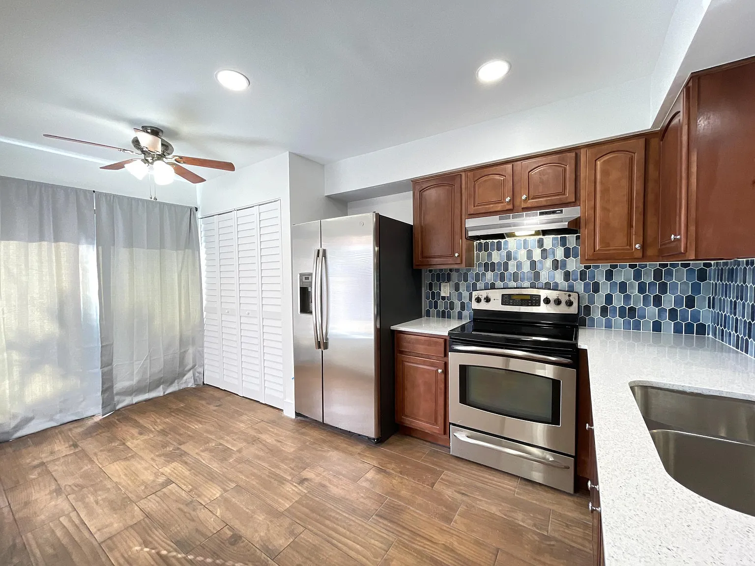 2 bed, 1471 sqft, $2,700 — Photo 2