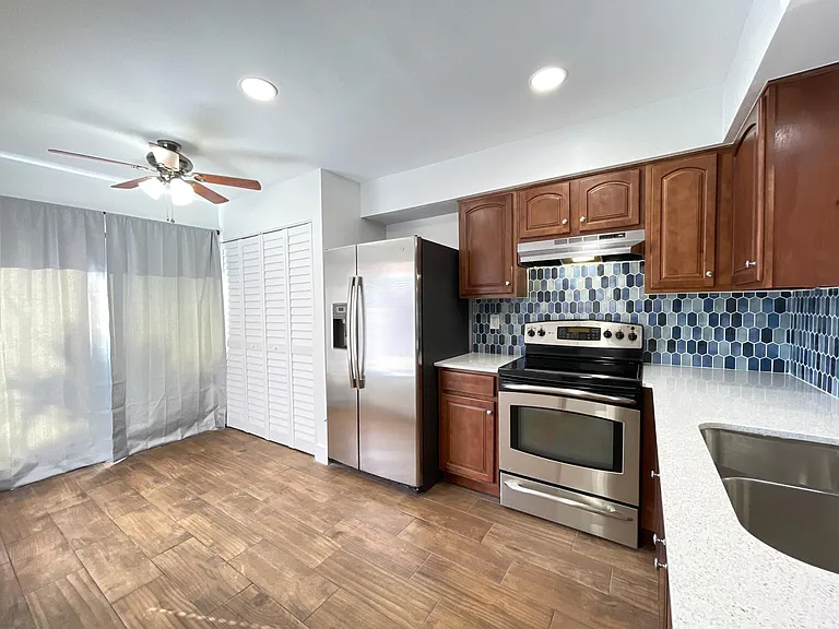 Eat in kitchen as well as a small kitchen bar top