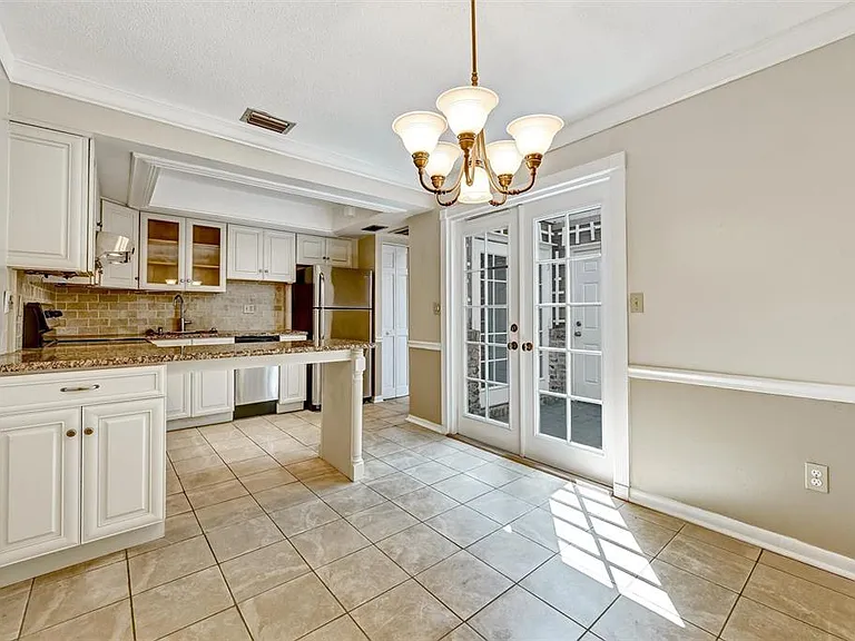 2833 Orange Tree Cir N #C — Photo 2