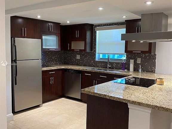 3rd image of 9373 Fontainebleau Blvd APT K122