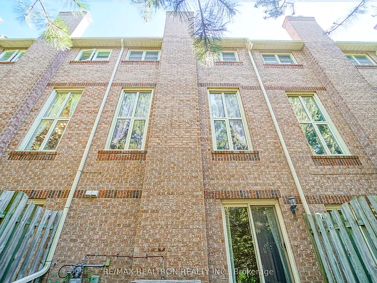 25 Cardwell Ave #24 — Photo 39