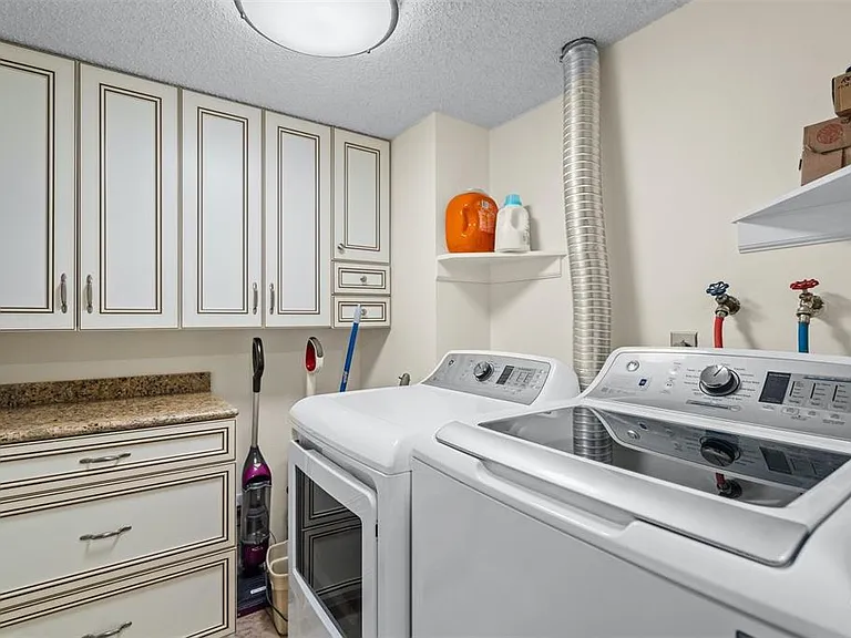 8770 Midnight Pass Rd #302B — Photo 25