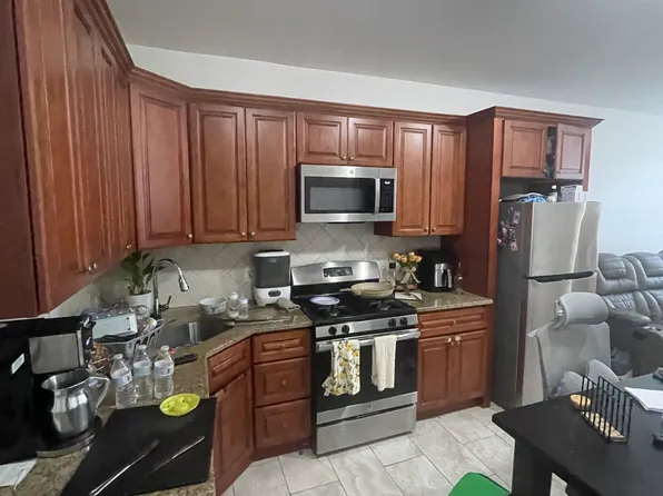 249 Lexington Avenue image 3 of 17