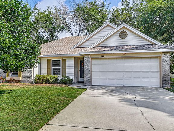 2nd image of 2103 Canterbury Ln